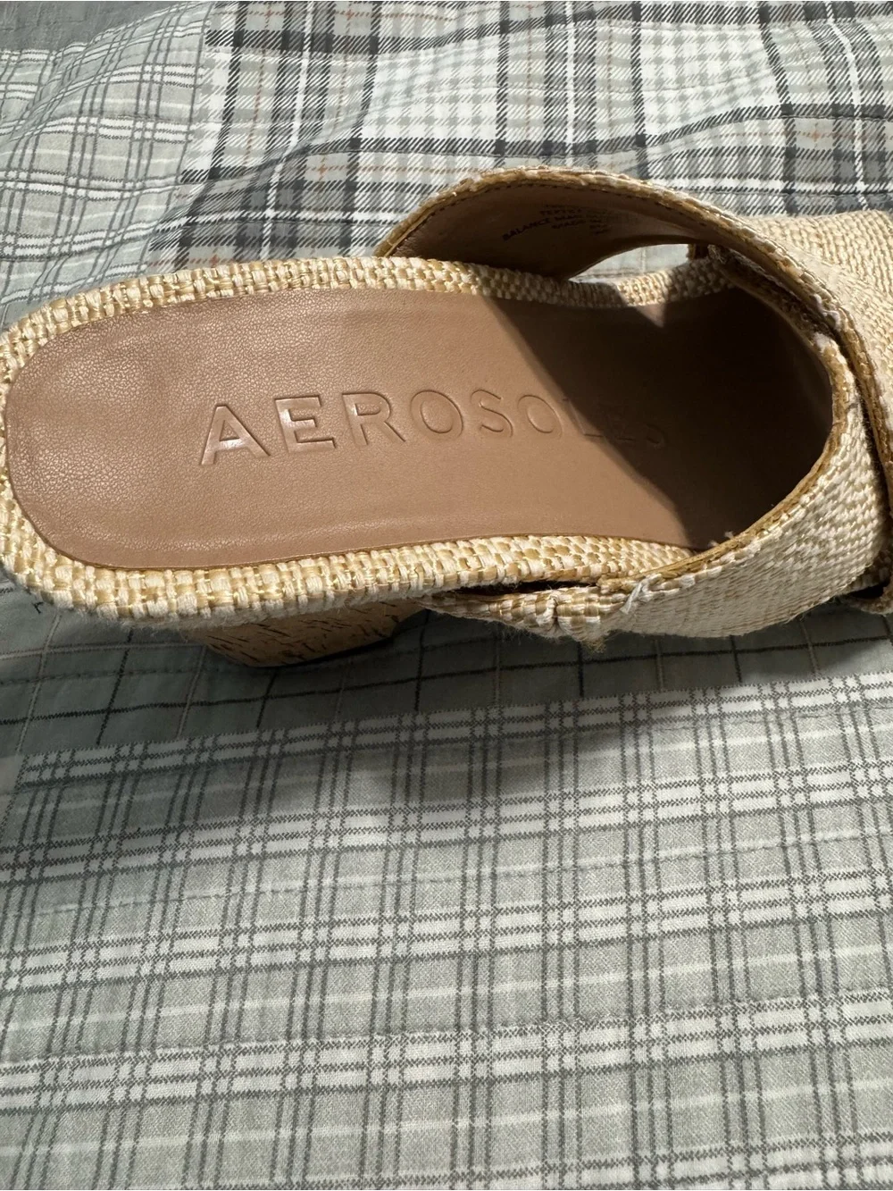 AEROSOLES brand style